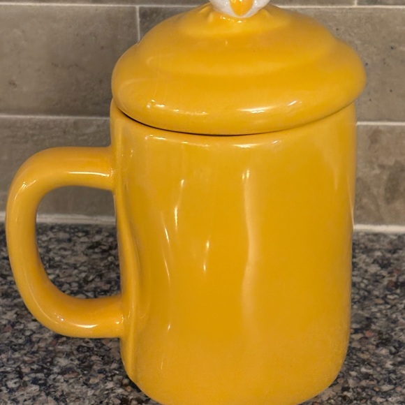 🆕 Rae Dunn Artisan Collection Busy Bee Yellow Mug with Lid- NWT - Picture 2 of 5